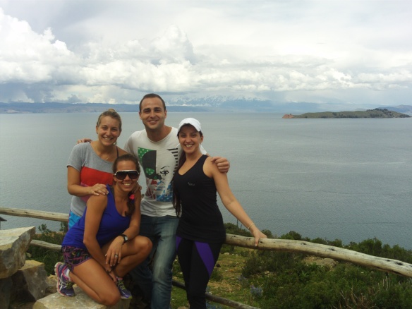 Con mis amigas argentinas de la "Isla del Sol". Carla, Eugenia y Jesica